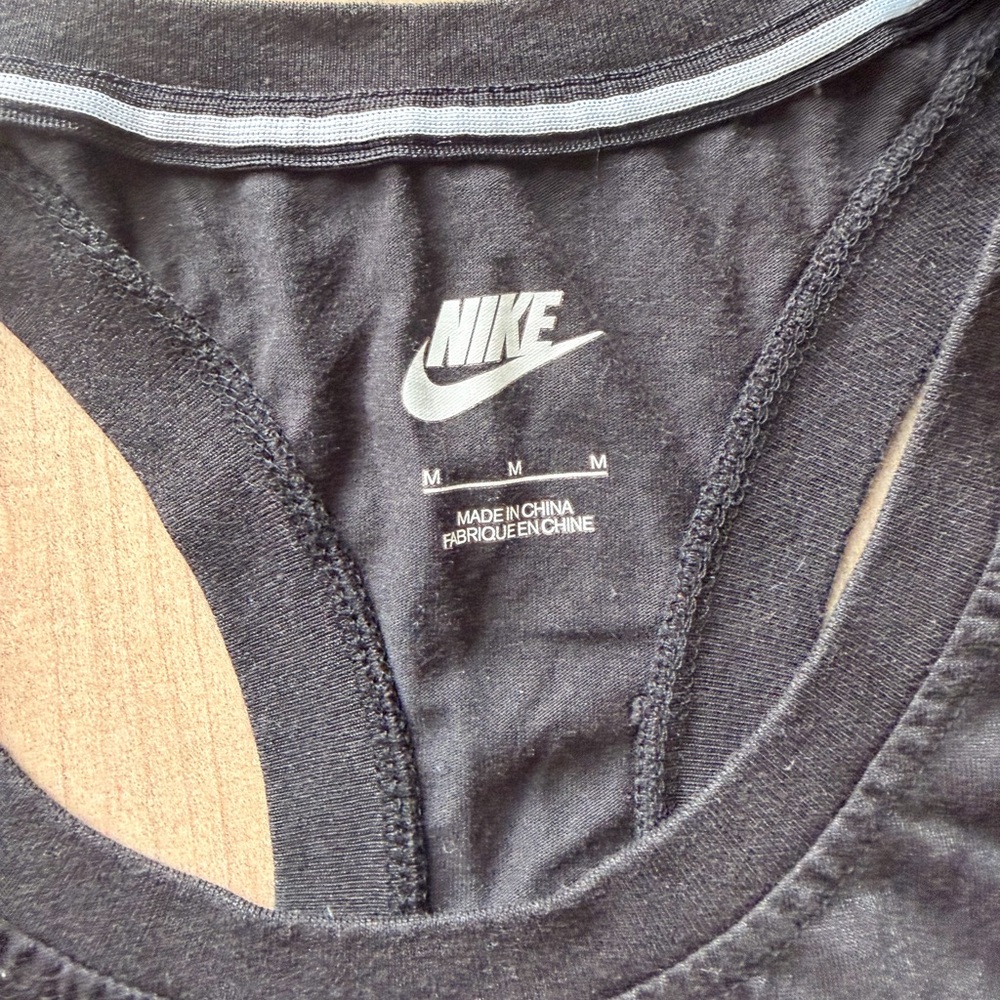 Nike Tank Tops - Picture 4 of 5